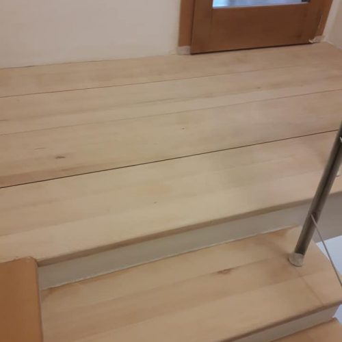 Renovace dřevěných schodů z masivu buk
